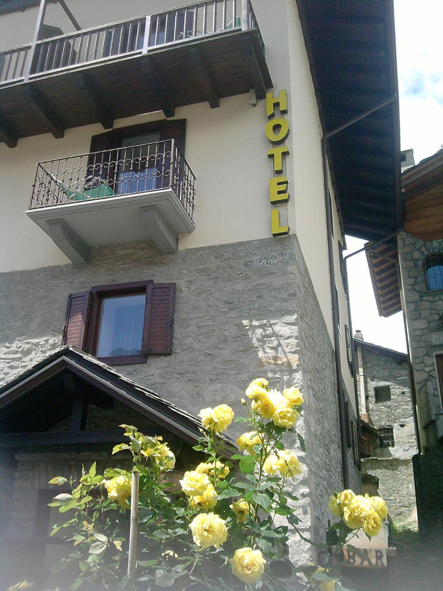 Hotel Ottoz Meuble 쿠르마예 외부 사진