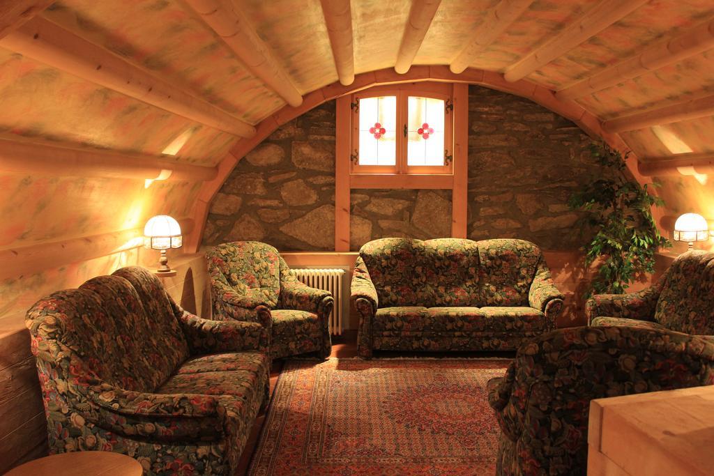Hotel Ottoz Meuble 쿠르마예 외부 사진