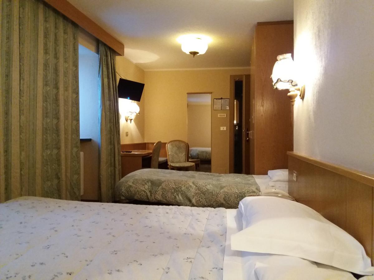 Hotel Ottoz Meuble 쿠르마예 외부 사진