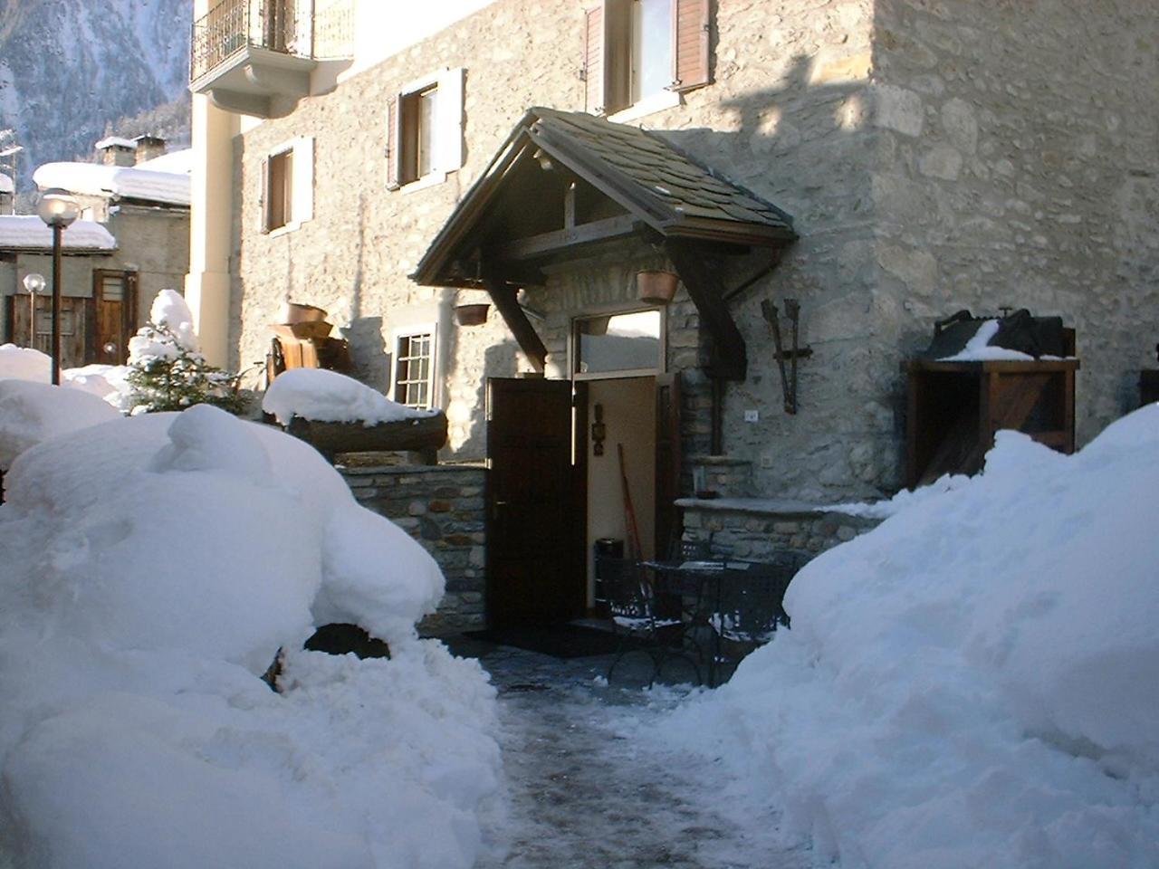 Hotel Ottoz Meuble 쿠르마예 외부 사진